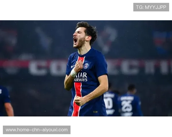 那不勒斯克瓦拉茨赫利亚突破摔倒瞬间扫射得分,令人惊叹的绝妙进球 那不勒斯克瓦拉茨赫利亚突破摔倒瞬间扫射得分,令人惊叹的绝妙进球