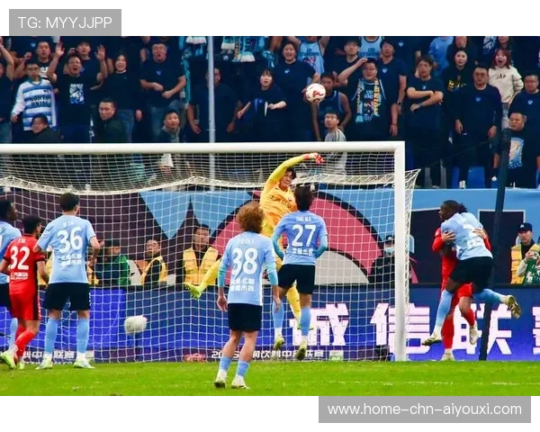 上海海港莱昂纳多中路连续突破：引领未来的足球风暴